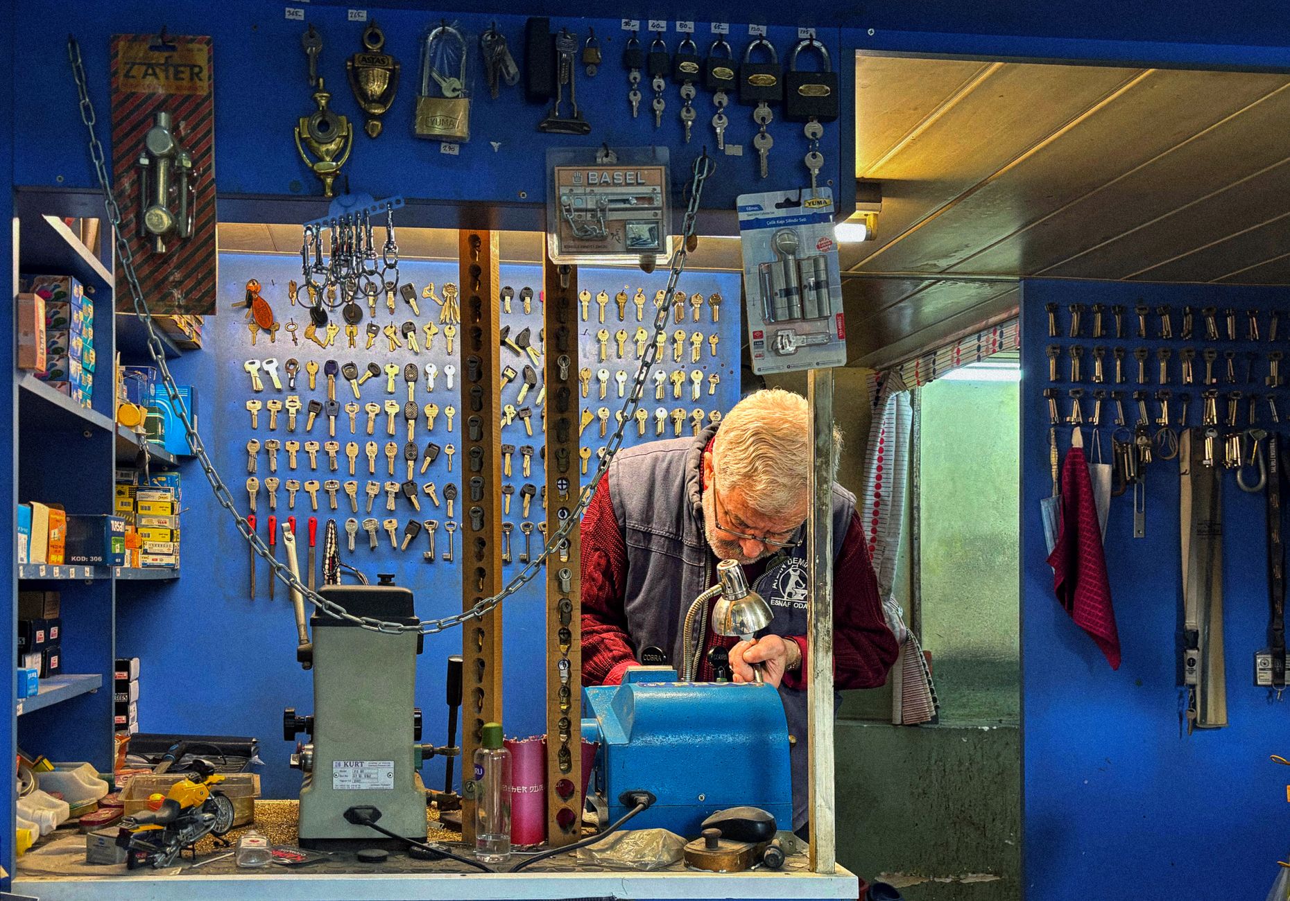 Serrurier équipe à Suresnes